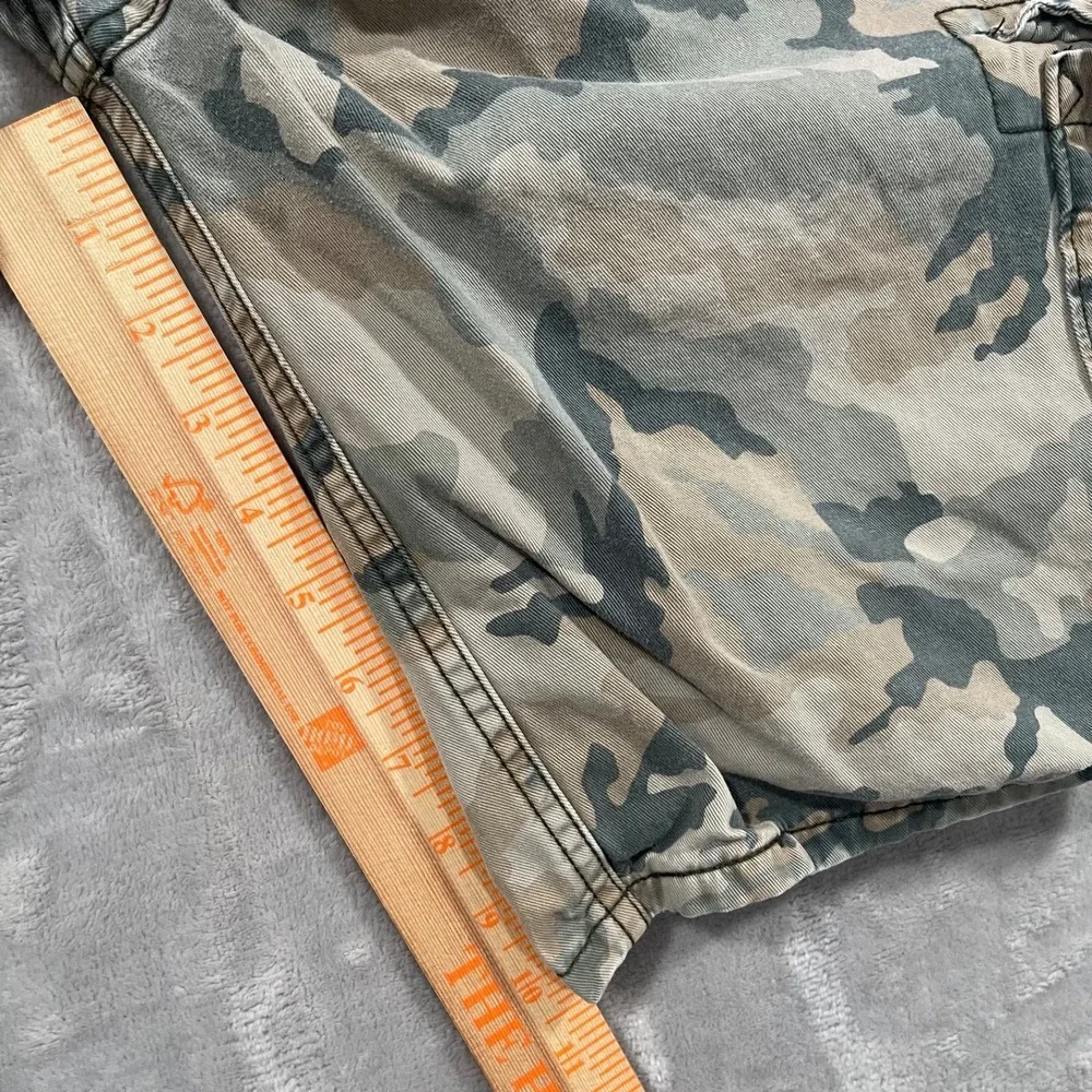 Levis Shorts Mens 32 Green Camo Cargo White Tab Military Utility Y2K